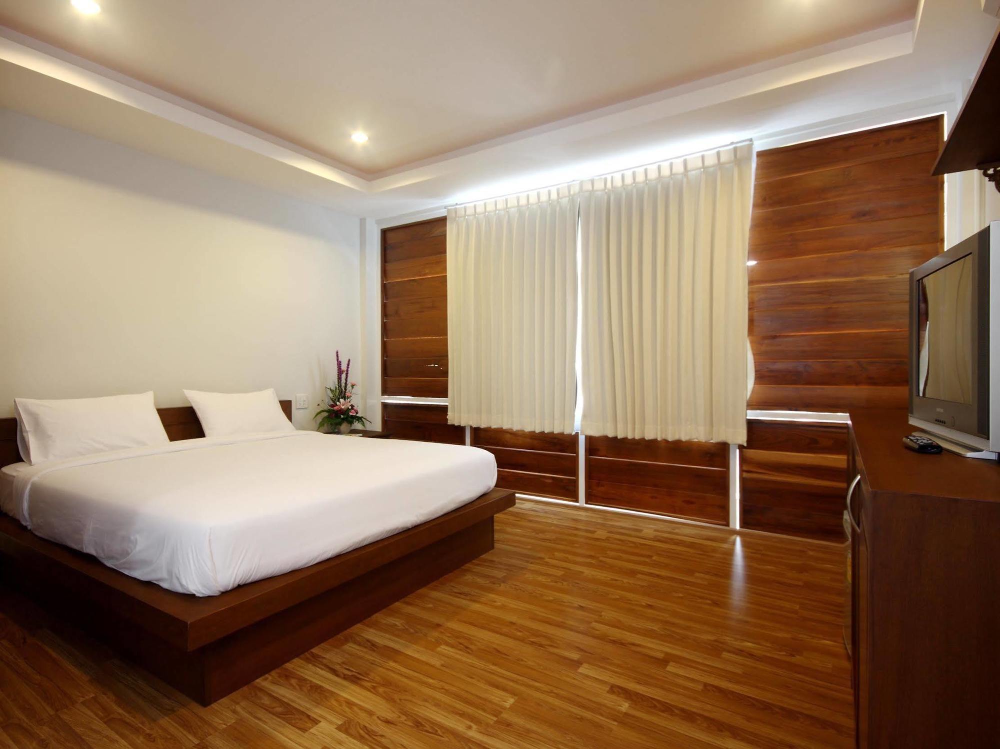 Kata Hiview Resort Karon Exterior photo